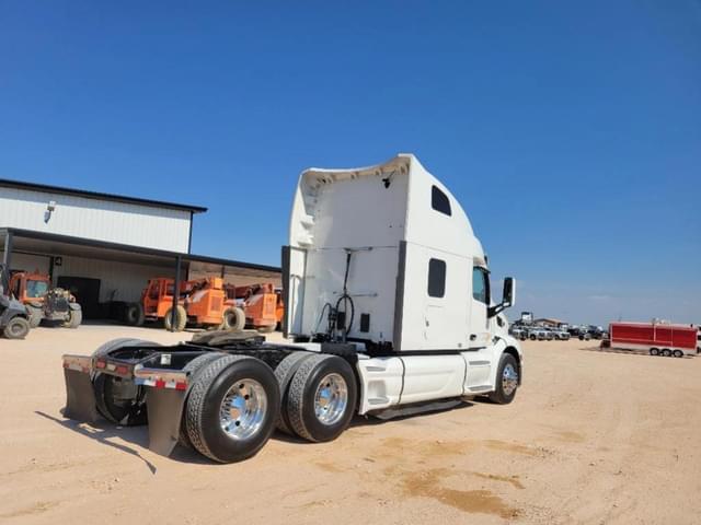 Image of Peterbilt 579 equipment image 4