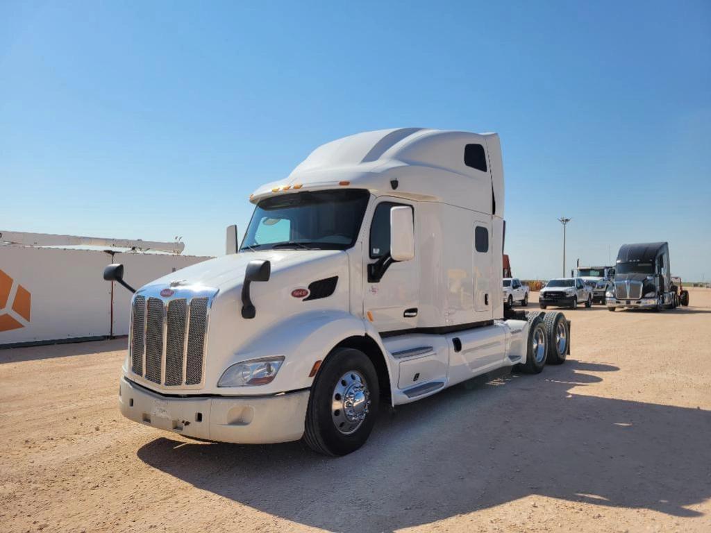 Image of Peterbilt 579 Primary image