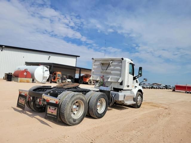 Image of Peterbilt 579 equipment image 4