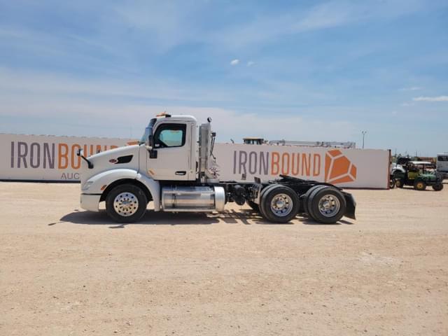 Image of Peterbilt 579 equipment image 1