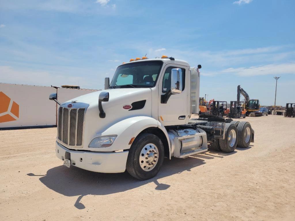 Image of Peterbilt 579 Primary image