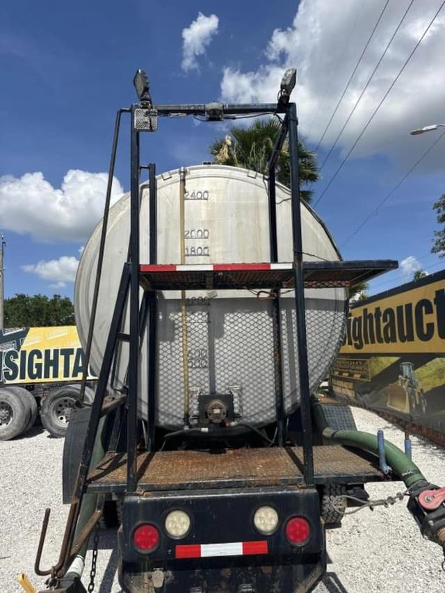 Image of Peterbilt PB337 equipment image 3