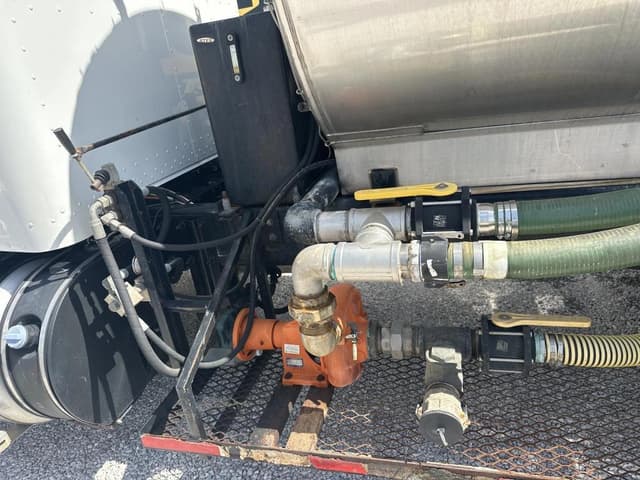 Image of Peterbilt PB337 equipment image 2