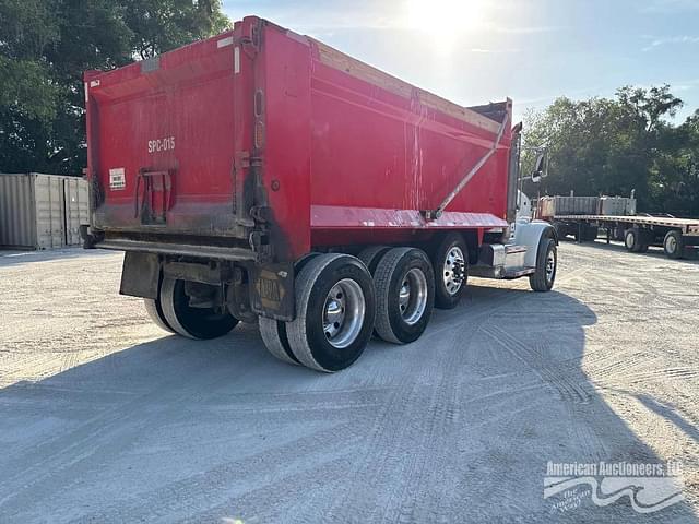 Image of Peterbilt 365 equipment image 4