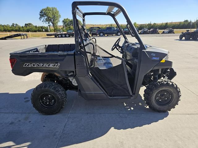 Image of Polaris Ranger 1000 equipment image 3