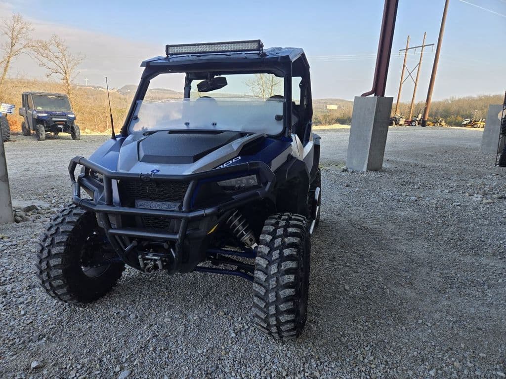 Image of Polaris General 1000 XP Deluxe Image 1