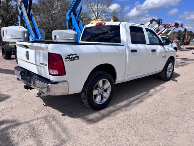 Image of Dodge Ram 1500 equipment image 3