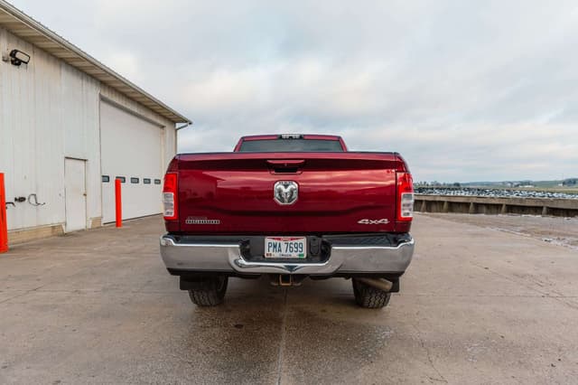 Image of Dodge Ram 2500HD equipment image 2