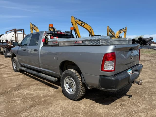 Image of Dodge Ram 2500HD equipment image 2
