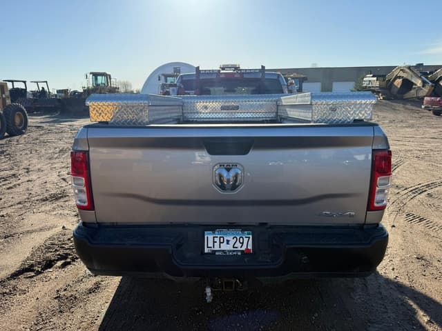 Image of Dodge Ram 2500HD equipment image 3