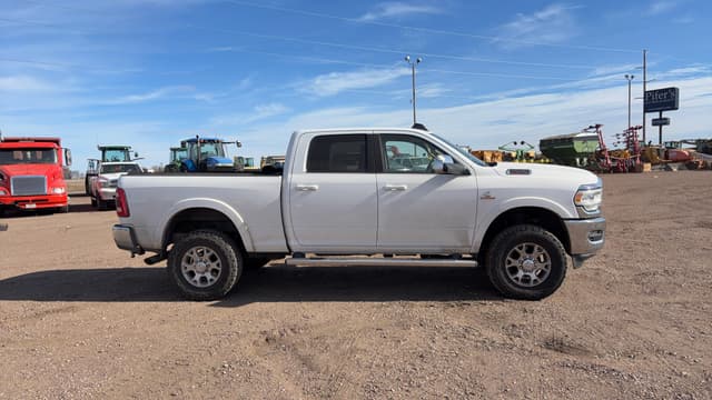 Image of Dodge Ram 2500 equipment image 2