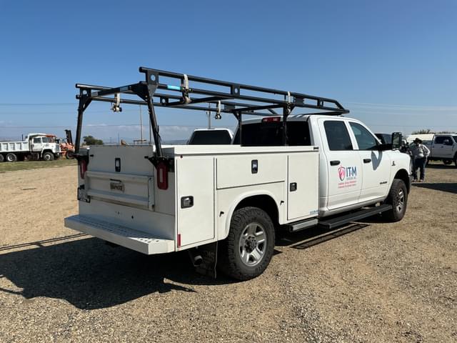 Image of Dodge Ram 2500 equipment image 4