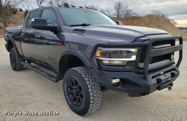 Image of Dodge Ram 2500 equipment image 2