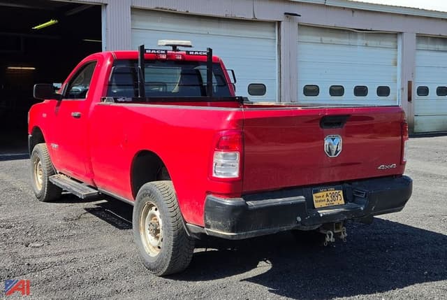 Image of Dodge Ram 2500 equipment image 2