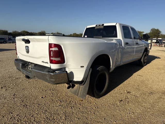 Image of Dodge Ram 3500 equipment image 3