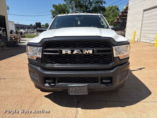 Image of Dodge Ram 3500 equipment image 1
