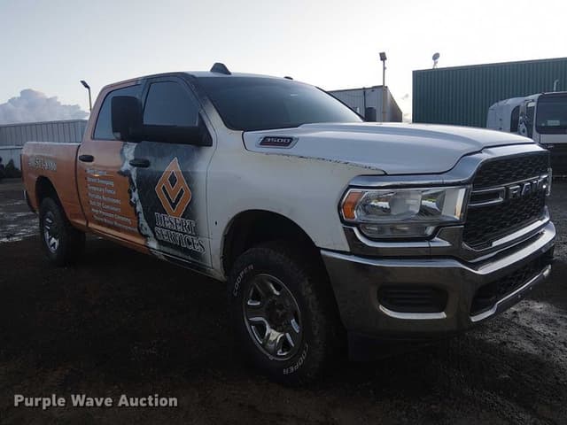 Image of Dodge Ram 3500 equipment image 2