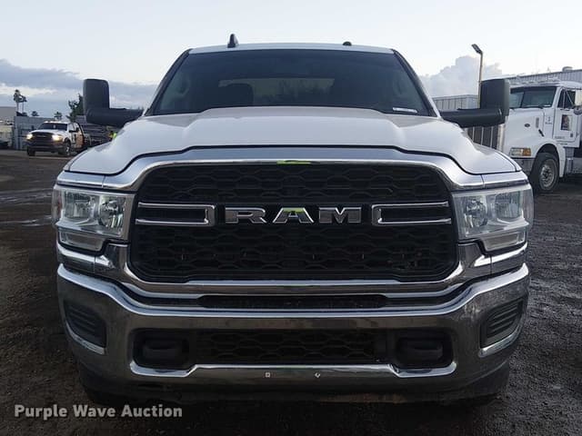 Image of Dodge Ram 3500 equipment image 1