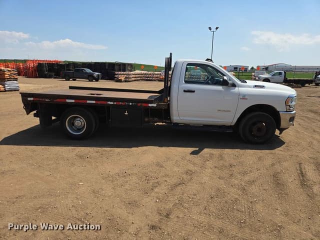 Image of Dodge Ram 3500 equipment image 3