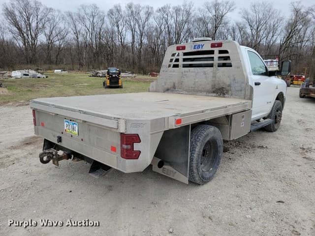 Image of Dodge Ram 3500 equipment image 4