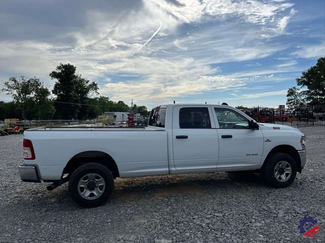 Image of Dodge Ram 3500 equipment image 2