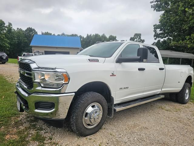 Image of Dodge Ram 3500 equipment image 2
