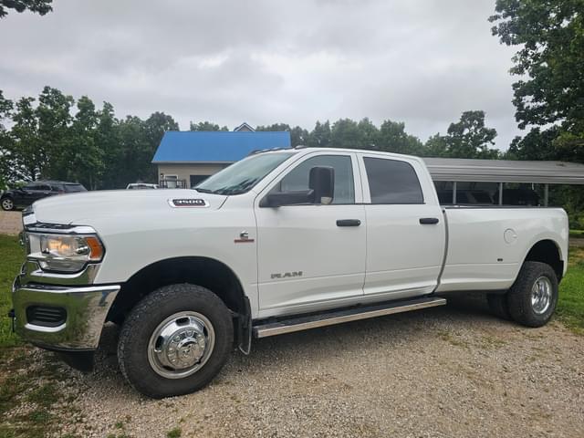 Image of Dodge Ram 3500 equipment image 3