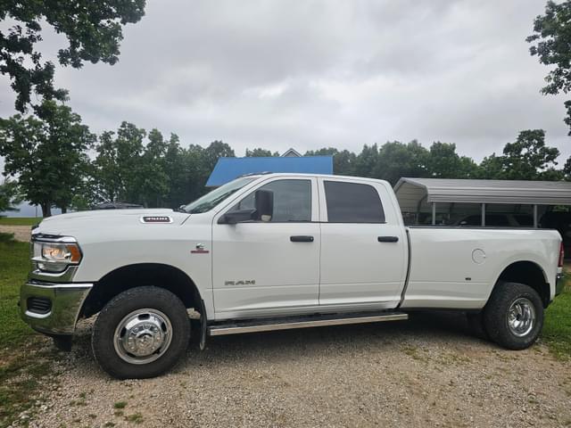 Image of Dodge Ram 3500 equipment image 4