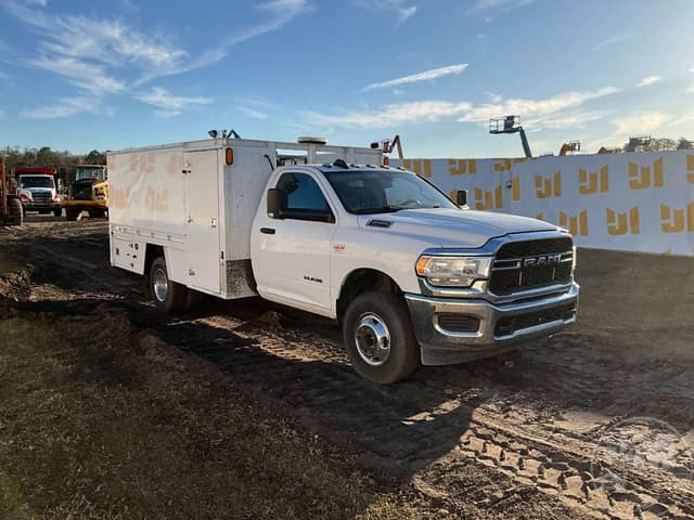 Image of Dodge Ram 3500 equipment image 2