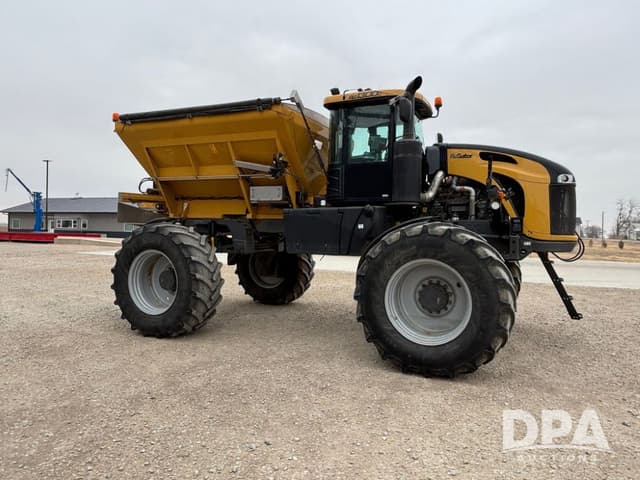 Image of RoGator RG1300 equipment image 2