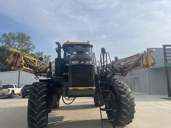 Image of RoGator RG1100C equipment image 2