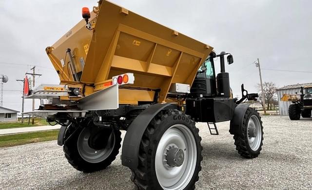 Image of RoGator RG1100C equipment image 4