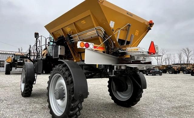 Image of RoGator RG1100C equipment image 3