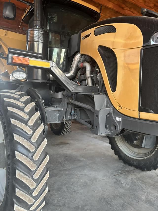 Image of RoGator RG1100C equipment image 3