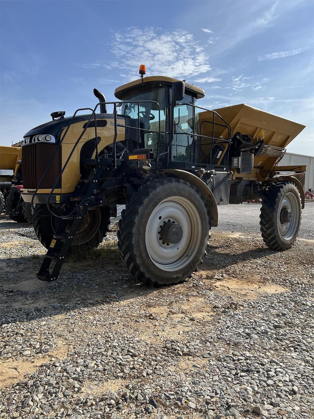 Image of RoGator RG1100C Primary image
