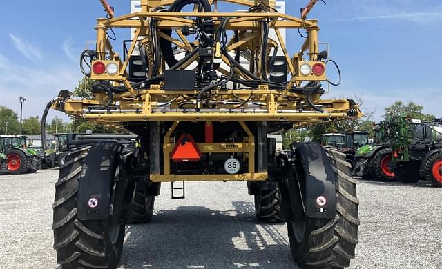 Image of RoGator RG1100C equipment image 4