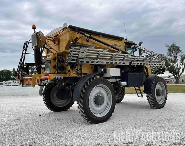 Image of RoGator RG1300 equipment image 4
