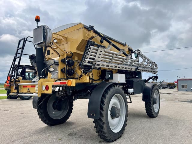 Image of RoGator RG1300C equipment image 4