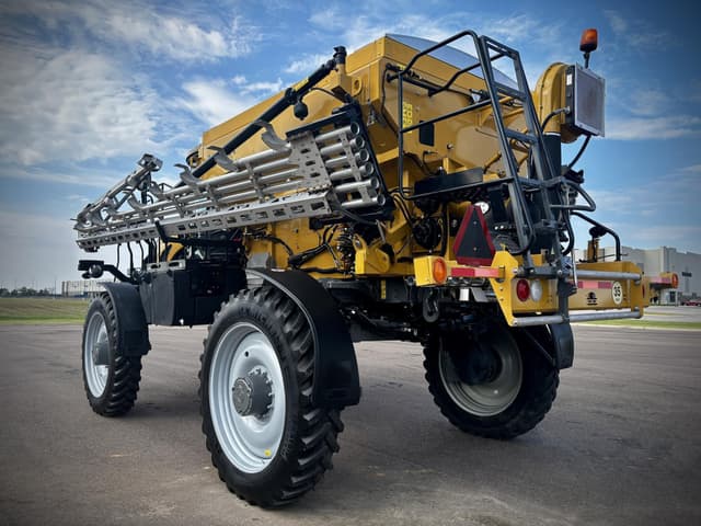 Image of RoGator RG1300C equipment image 2