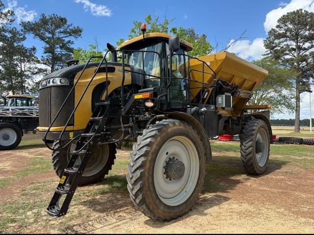Image of RoGator RG1300C equipment image 2