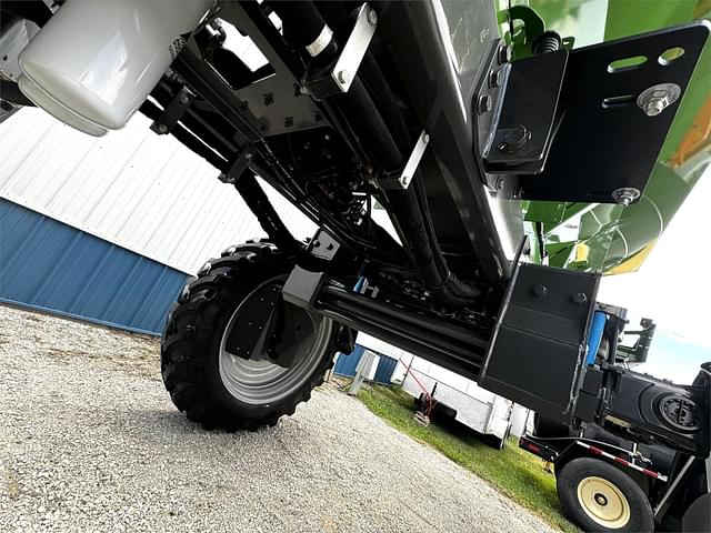 Image of RoGator RG1300C equipment image 3