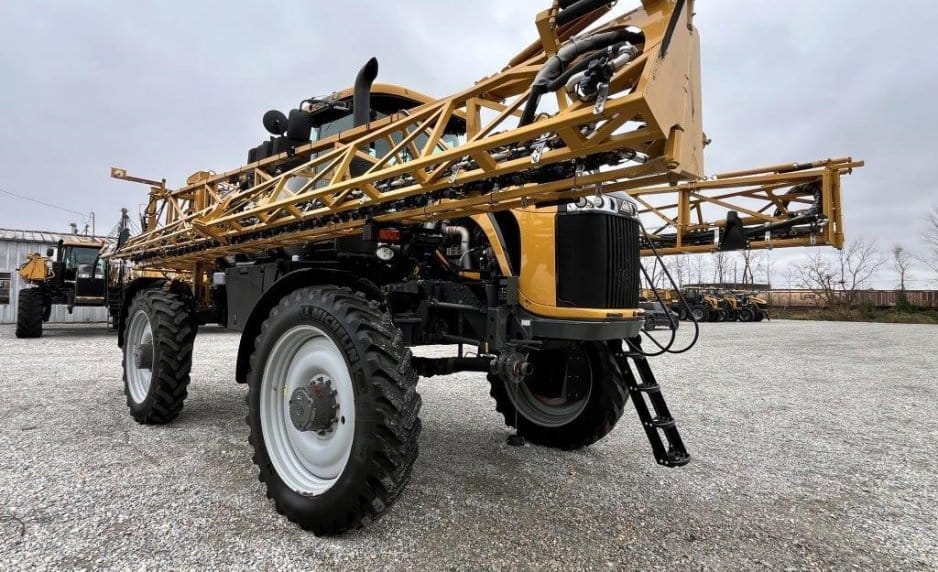 2020 RoGator RG1300C Equipment Image0