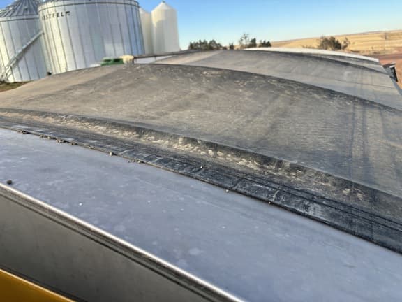 Image of RoGator RG1300C equipment image 4