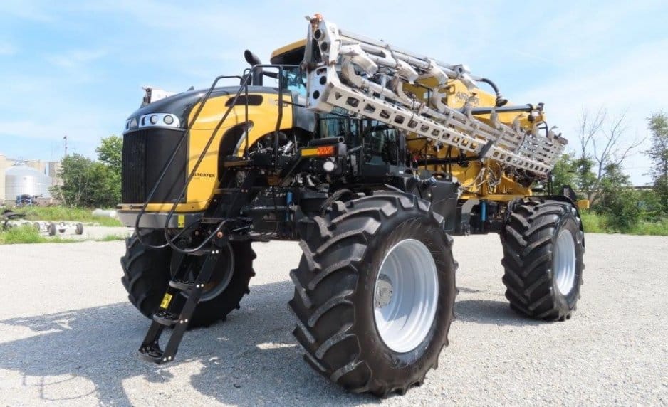 2020 RoGator RG1300C Equipment Image0