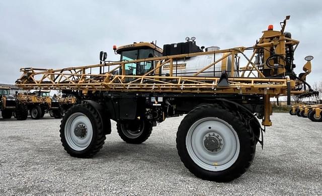 Image of RoGator RG1300C equipment image 2