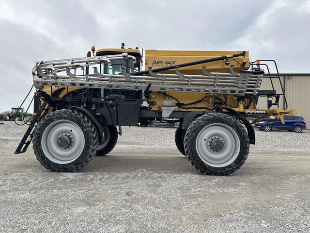Image of RoGator RG1300C equipment image 2