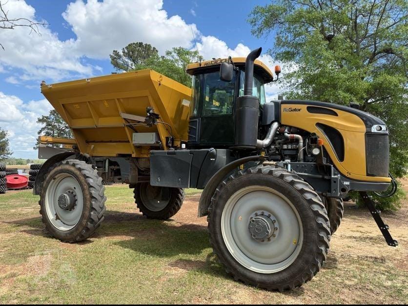 2020 RoGator RG1300C Equipment Image0