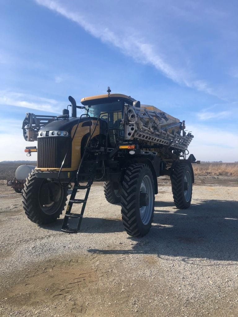 2020 RoGator RG1300 Equipment Image0