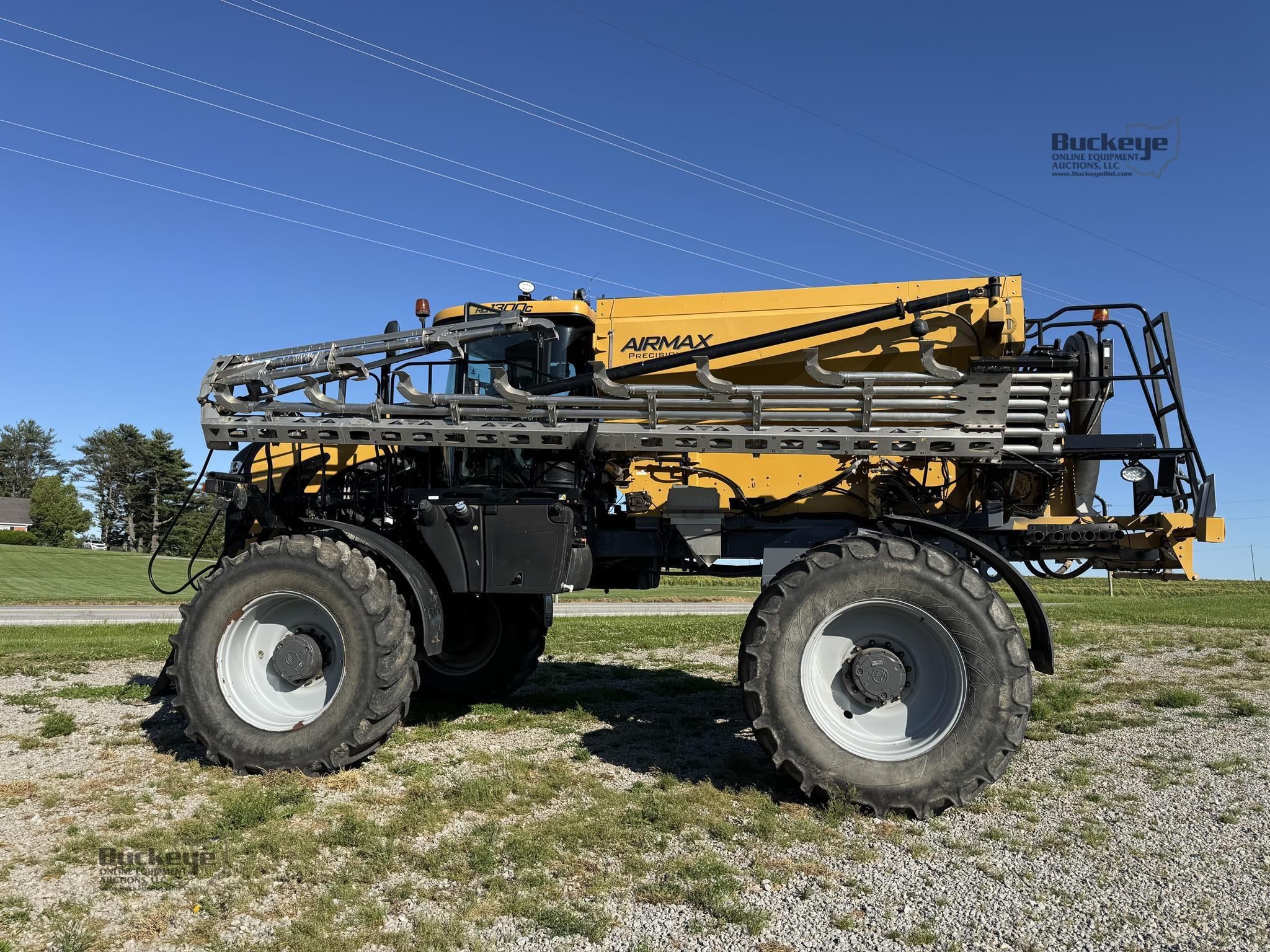 2020 RoGator RG1300C Equipment Image0