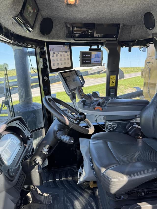 Image of RoGator RG1300C equipment image 4